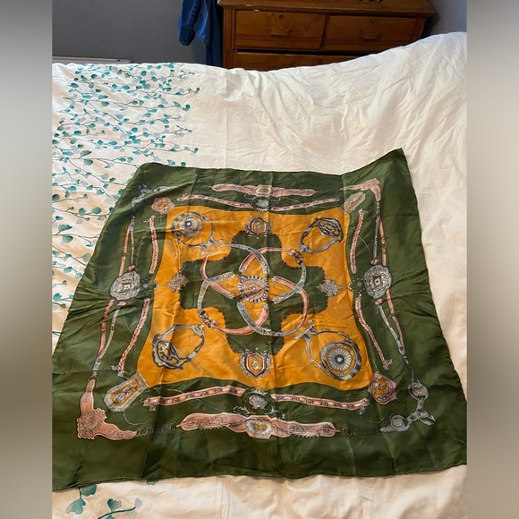 Golden Camel scarf - Picture 3 of 3